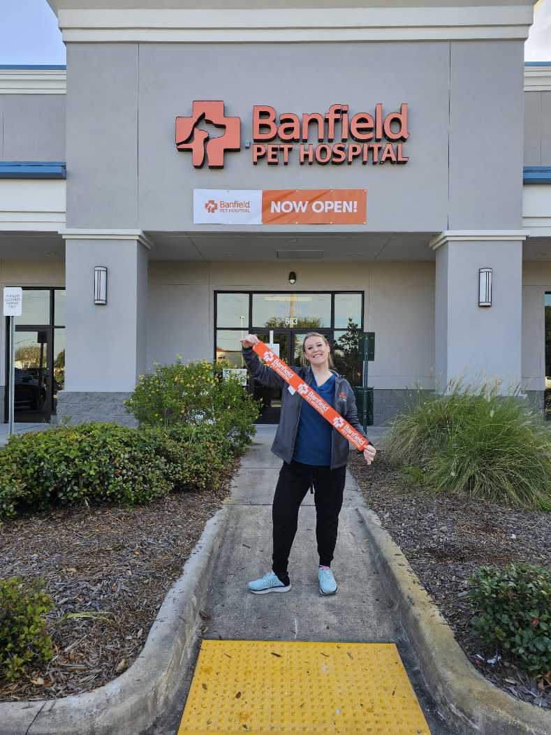 A Banfield Brandon Clayton Plaza hospital employee