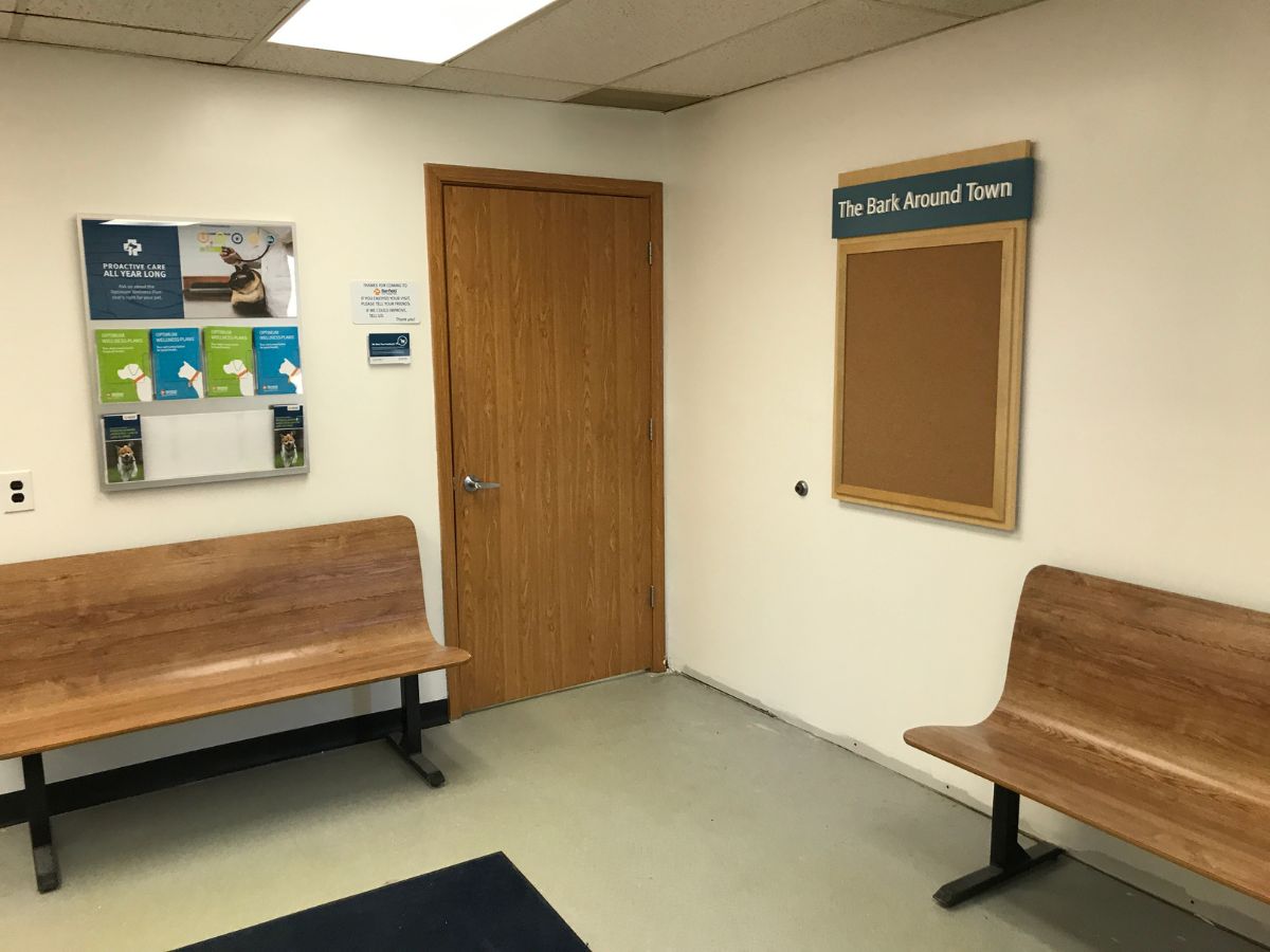 The Waterford Banfield customer sitting area