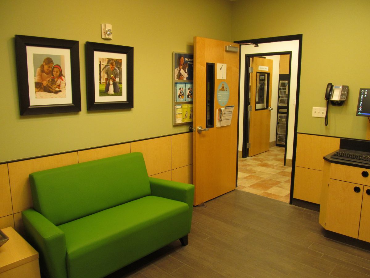 The Banfield Pet Hospital: Durham Southpoint lobby