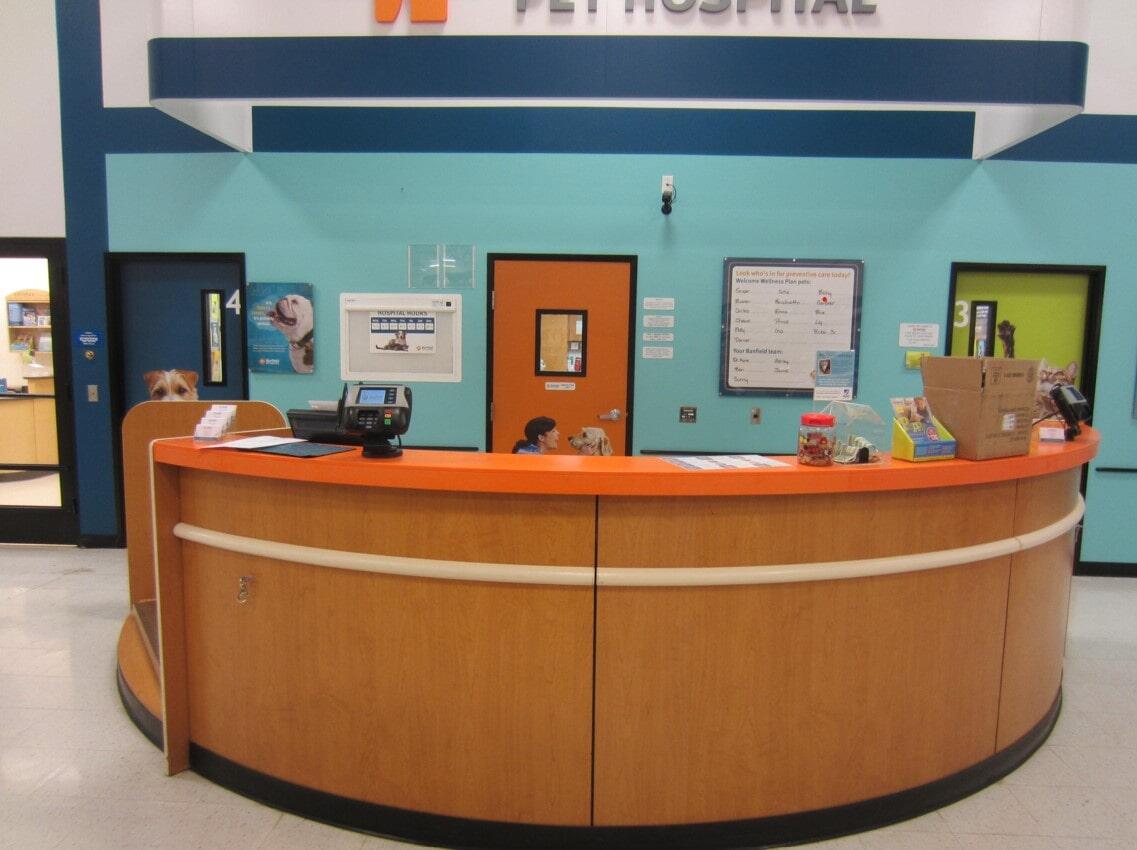 Banfield Pet Hospital: Santee front desk