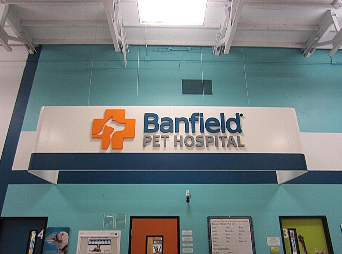 Banfield Pet Hospital: Santee front desk
