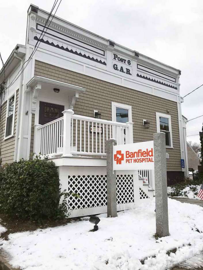 Entrance of the Banfield Pet Hospital